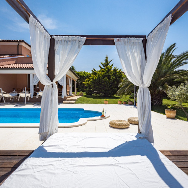 Villa Mirna, Villa Mirna - modern villa with swimming pool in Medulin, Croatia Medulin