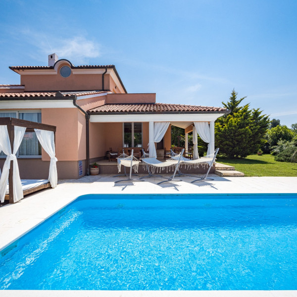 Villa Mirna, Villa Mirna - modern villa with swimming pool in Medulin, Croatia Medulin