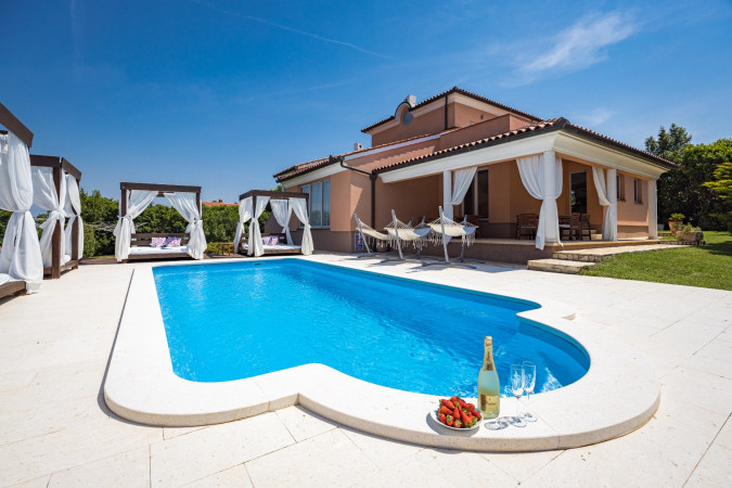 Villa Mirna, Villa Mirna - modern villa with swimming pool in Medulin, Croatia Medulin
