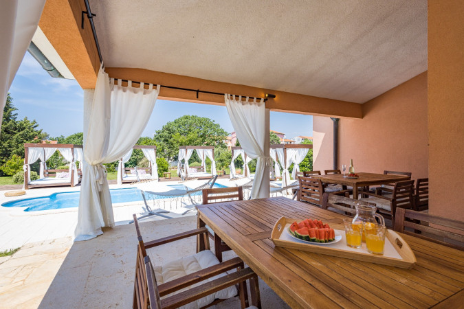 Beautiful terrace with barbecue, Villa Mirna - modern villa with swimming pool in Medulin, Croatia Medulin