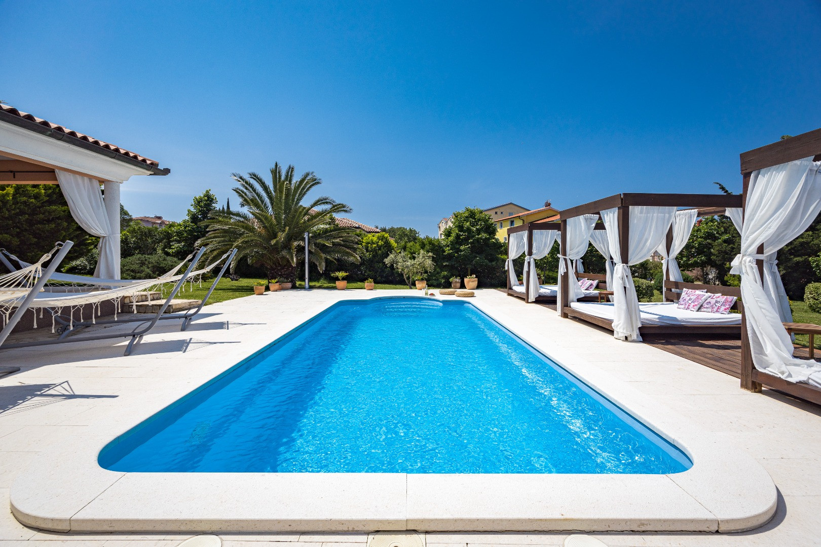 BEAUTIFUL VILLA WITH PRIVATE POOL - in the enchanting Medulin, just 500 meters from the sea, Villa Mirna - modern villa with swimming pool in Medulin, Croatia Medulin