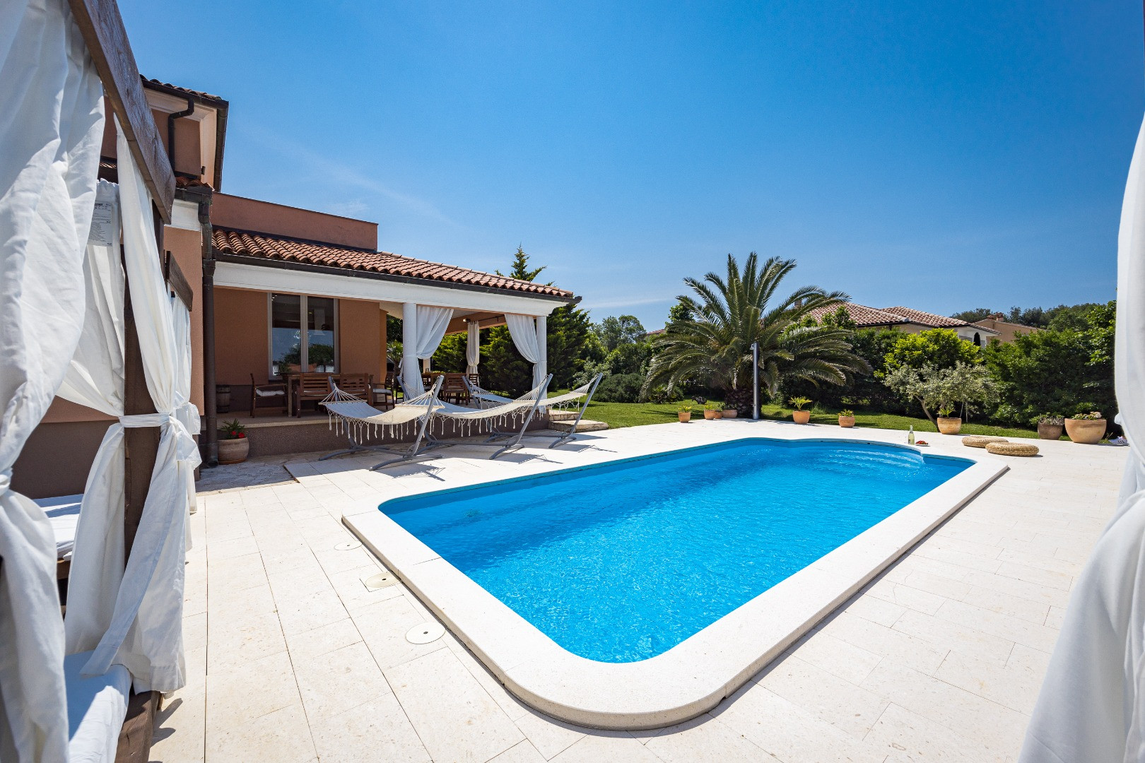 BEAUTIFUL VILLA WITH PRIVATE POOL - in the enchanting Medulin, just 500 meters from the sea, Villa Mirna - modern villa with swimming pool in Medulin, Croatia Medulin